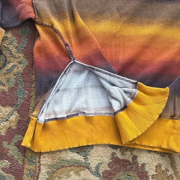 Women’s Urban Outfitters Striped Multicolor Thermal Shirt Size S/P - Picture 2 of 4